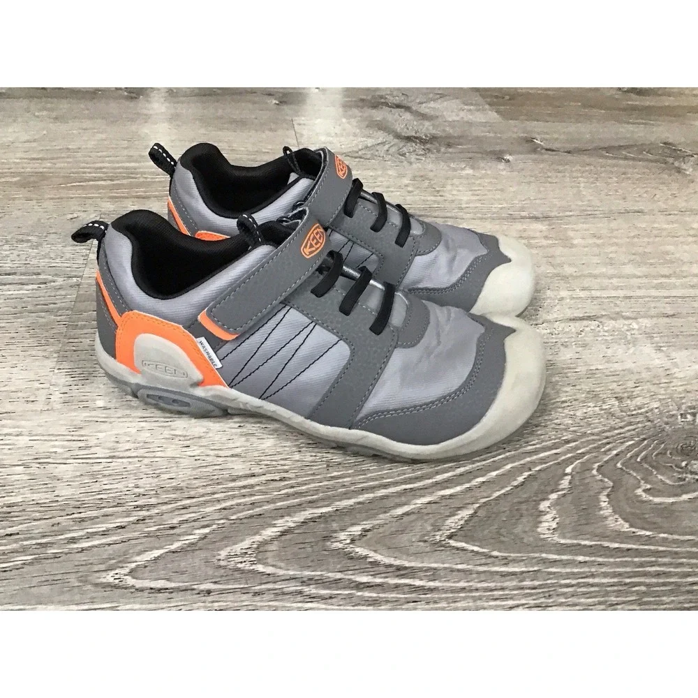 KEEN Knotch Peak Kids Size 4 Lightweight Durable Sneakers #1025959 Gray